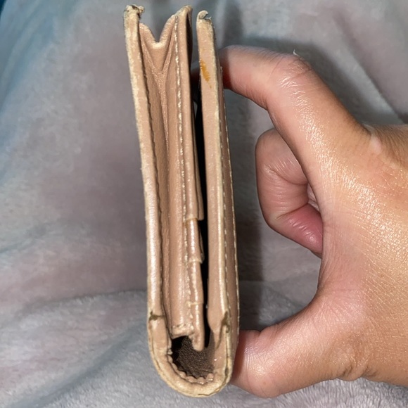 Gucci Authentic Logo Wallet - Picture 3 of 10